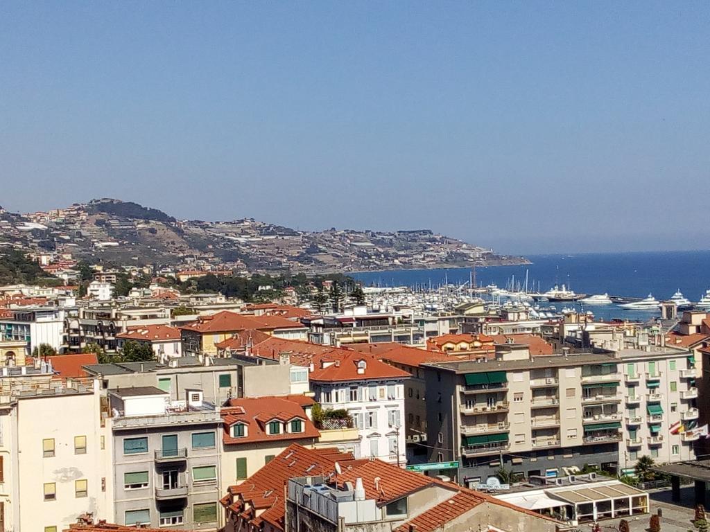 Ferienwohnung Da Cipollina In Pieno Centro Sanremo Exterior foto