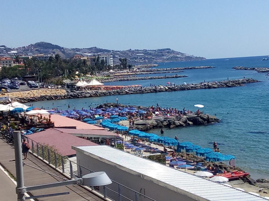 Ferienwohnung Da Cipollina In Pieno Centro Sanremo Exterior foto